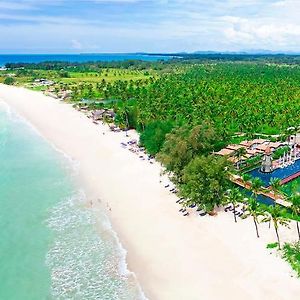 Graceland Khaolak Beachfront Resort